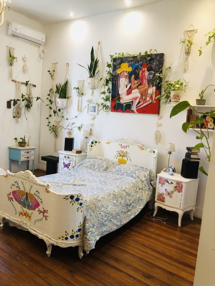 Casa en planta alta reciclada a nuevo de estilo artistico /  ideal para familia / estudio / emprendimientos - 320,78 m² - Barrio Abasto