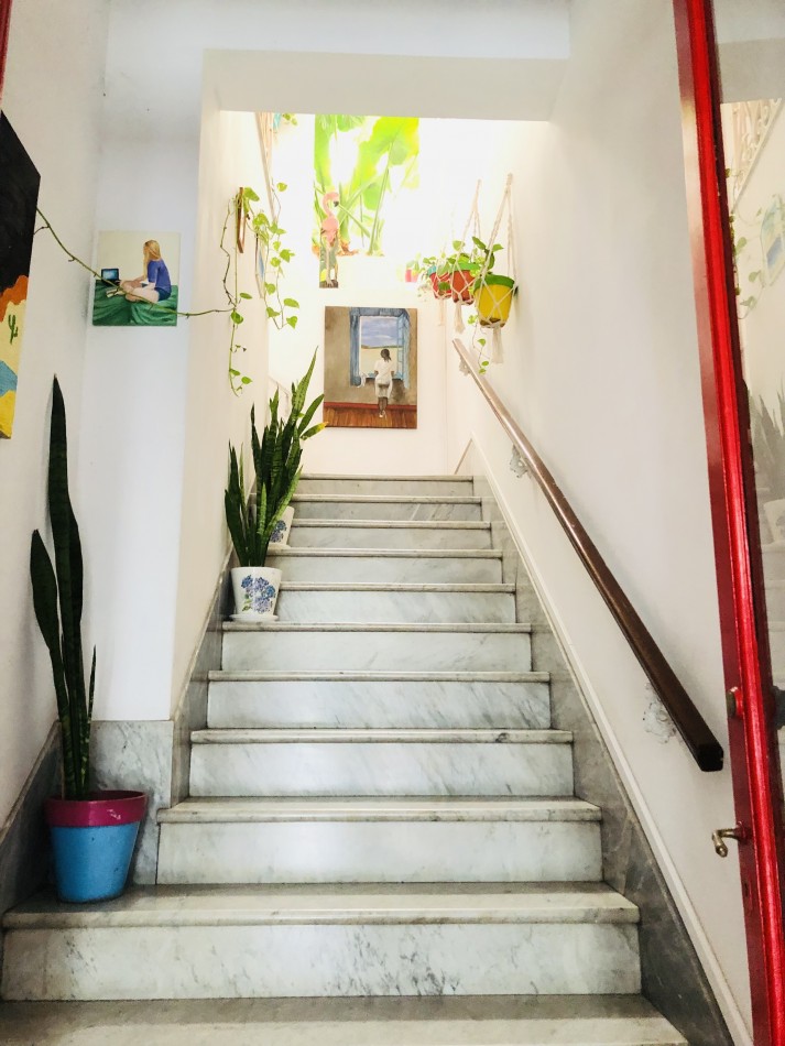 Casa en planta alta reciclada a nuevo de estilo artistico /  ideal para familia / estudio / emprendimientos - 320,78 m² - Barrio Abasto