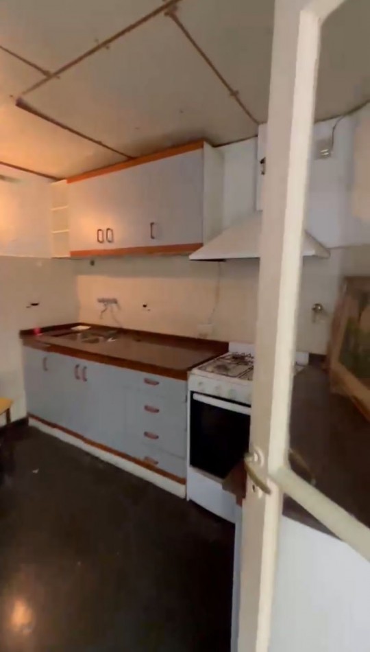 Departamento Interno de Pasillo en 2 plantas con patios  a Remodelar zona centro Mitre al 1400 NO ES PH
