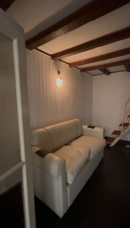 Departamento Interno de Pasillo en 2 plantas con patios  a Remodelar zona centro Mitre al 1400 NO ES PH