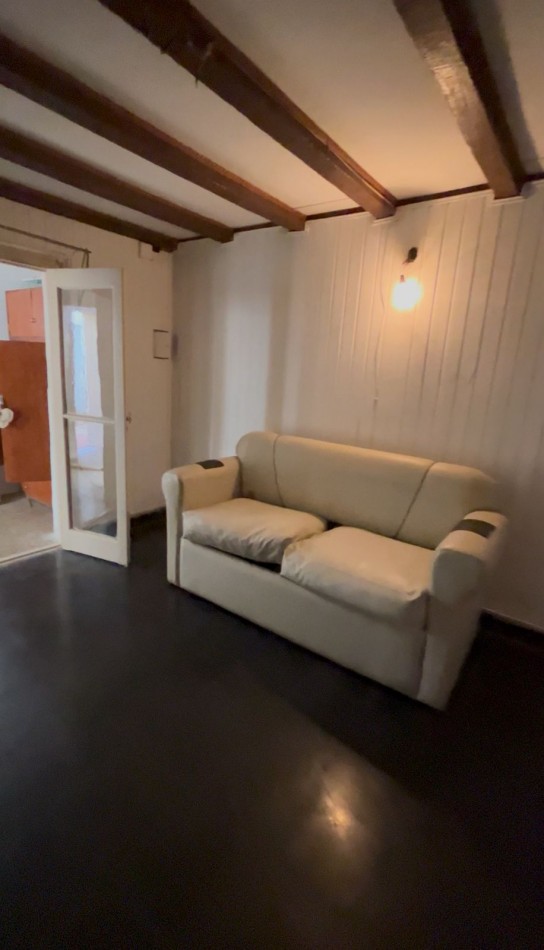 Departamento Interno de Pasillo en 2 plantas con patios  a Remodelar zona centro Mitre al 1400 NO ES PH