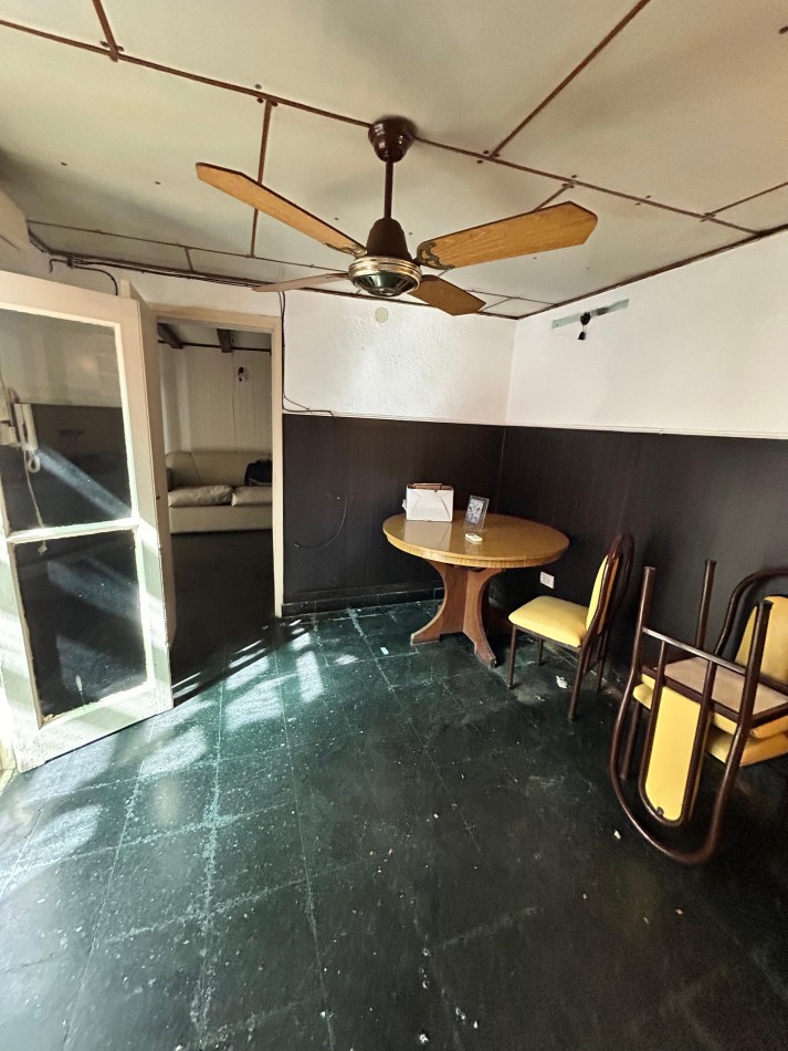 Departamento Interno de Pasillo en 2 plantas con patios  a Remodelar zona centro Mitre al 1400 NO ES PH
