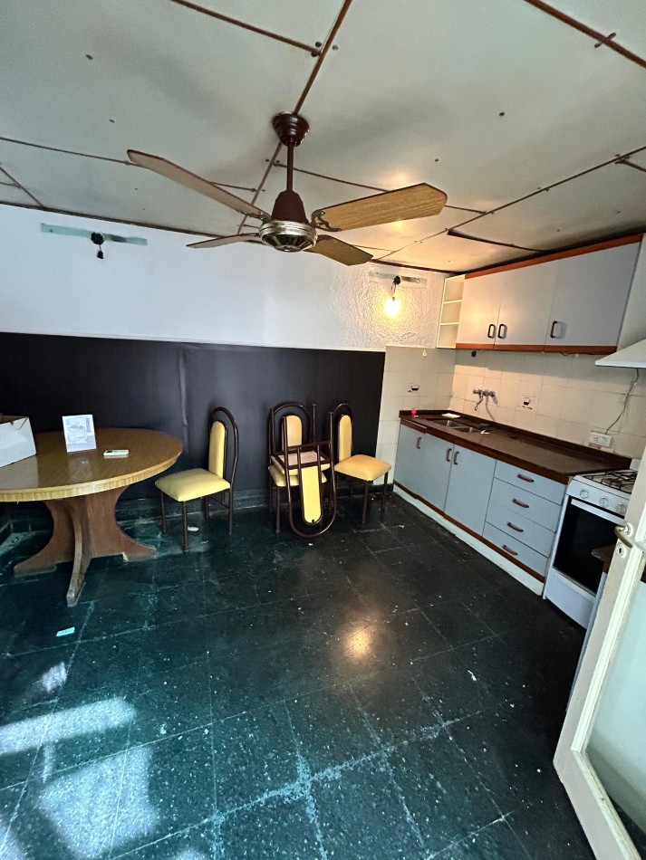 Departamento Interno de Pasillo en 2 plantas con patios  a Remodelar zona centro Mitre al 1400 NO ES PH