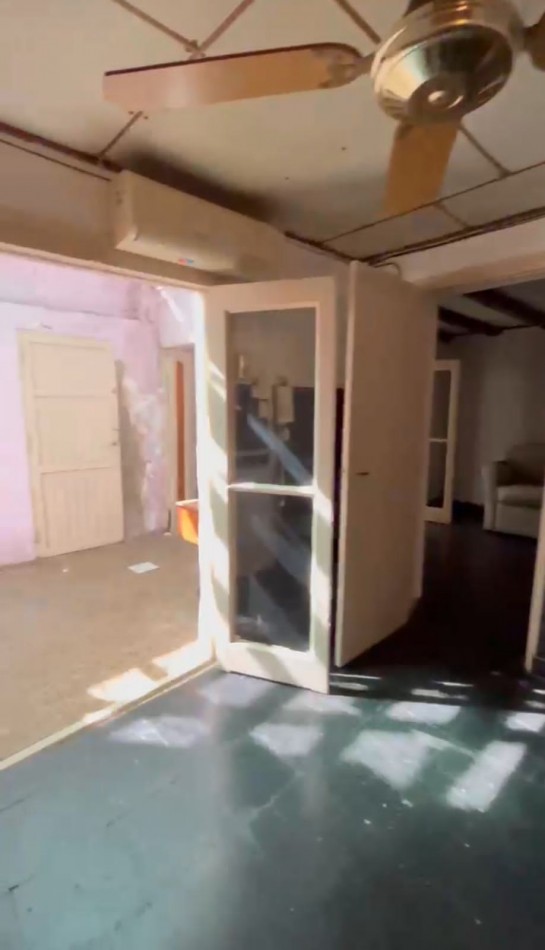 Departamento Interno de Pasillo en 2 plantas con patios  a Remodelar zona centro Mitre al 1400 NO ES PH