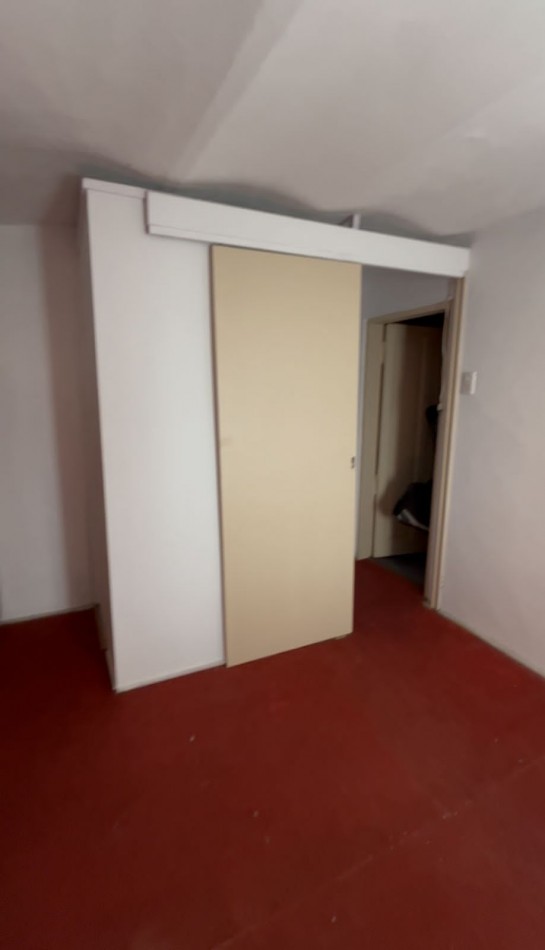 Departamento Interno de Pasillo en 2 plantas con patios  a Remodelar zona centro Mitre al 1400 NO ES PH