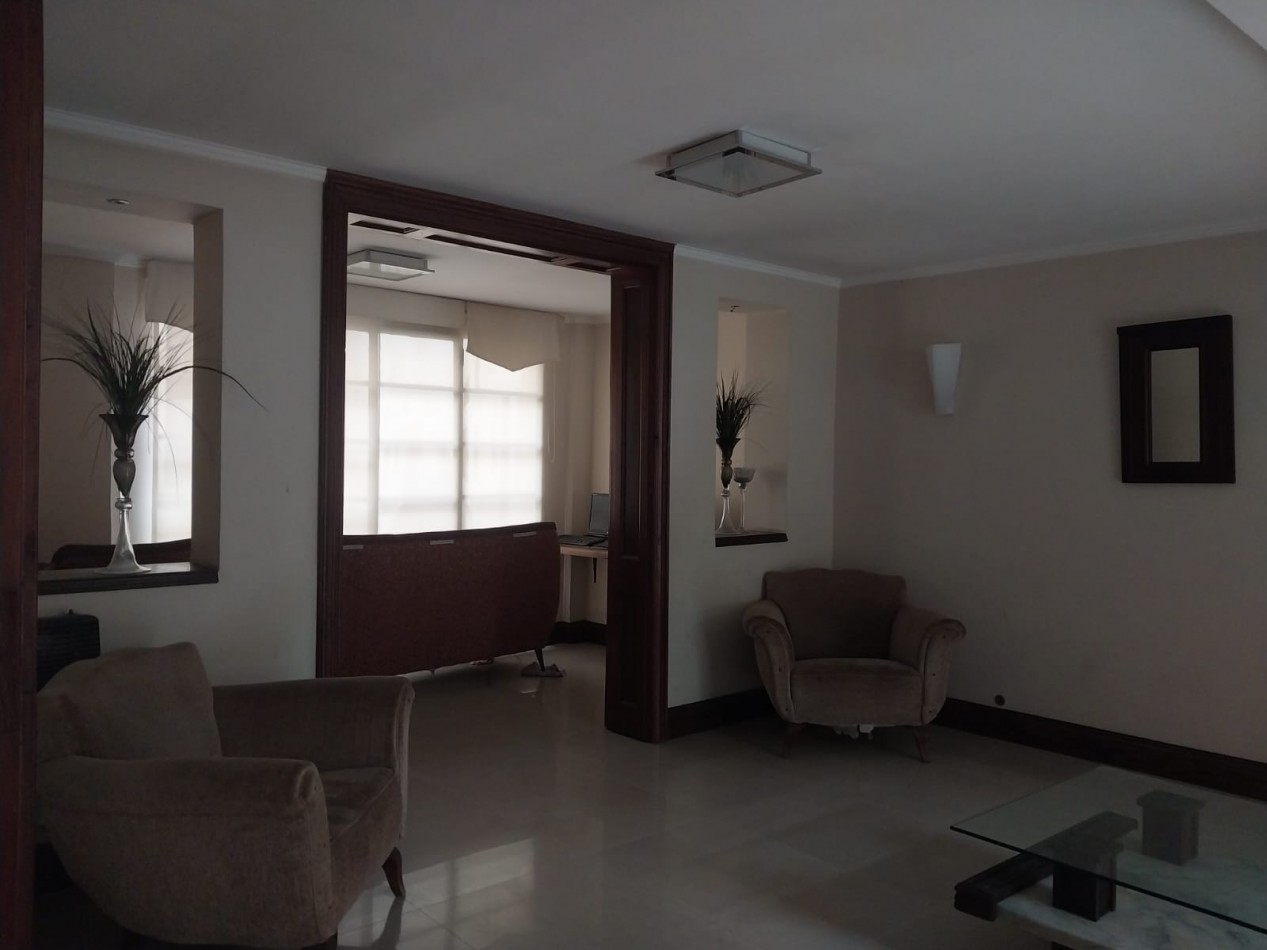 PROPIEDAD EN 2 PLANTAS  / CASA DE ESTILO ARQUITECTONICO USOS MULTIPLES IDEAL HOTEL / CONSULTORIOS / INSTITUCIONES / CONSTRUCTORAS