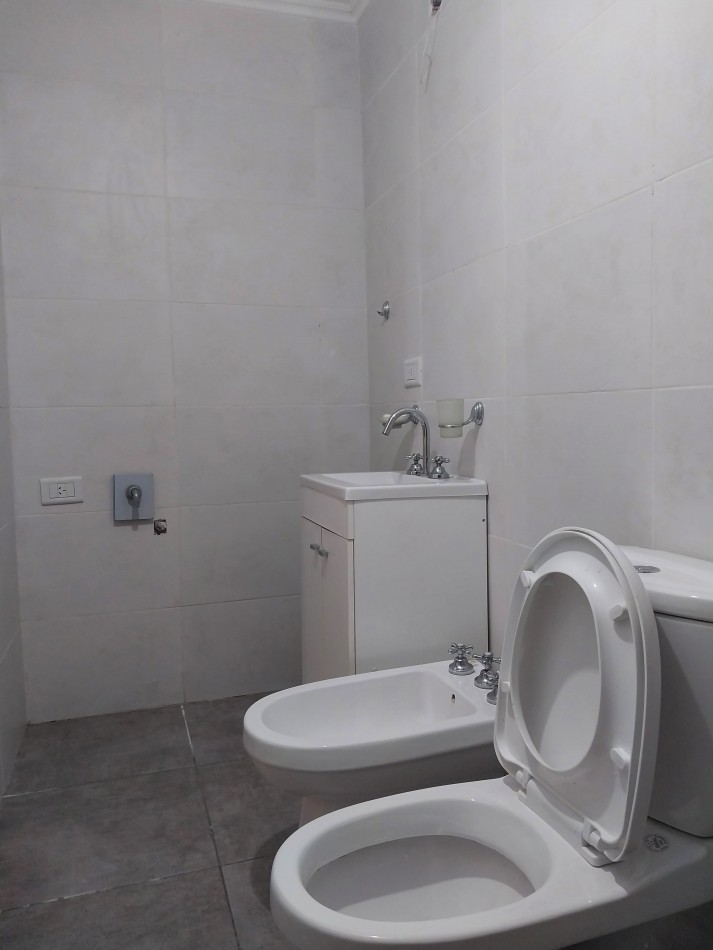 Departamento al frente Amoblado para 2 personas Monoambiente Centrico semi nuevo temporario con amenities minimo 3 dias