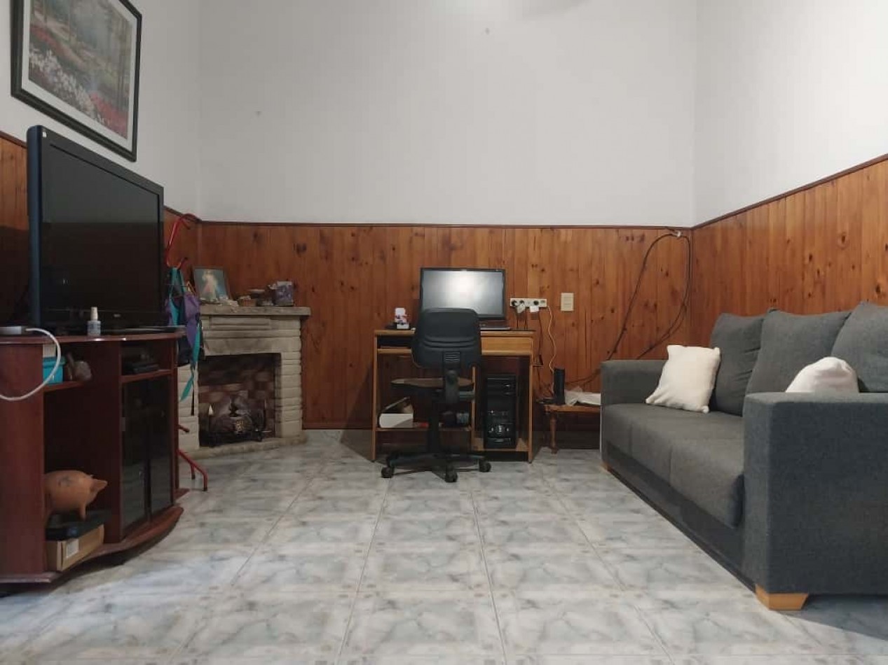 Departamento Interno de Pasillo sin expensas amplio 2 plantas patio terraza asador se aceptar permuta por inferior con patio zona centro