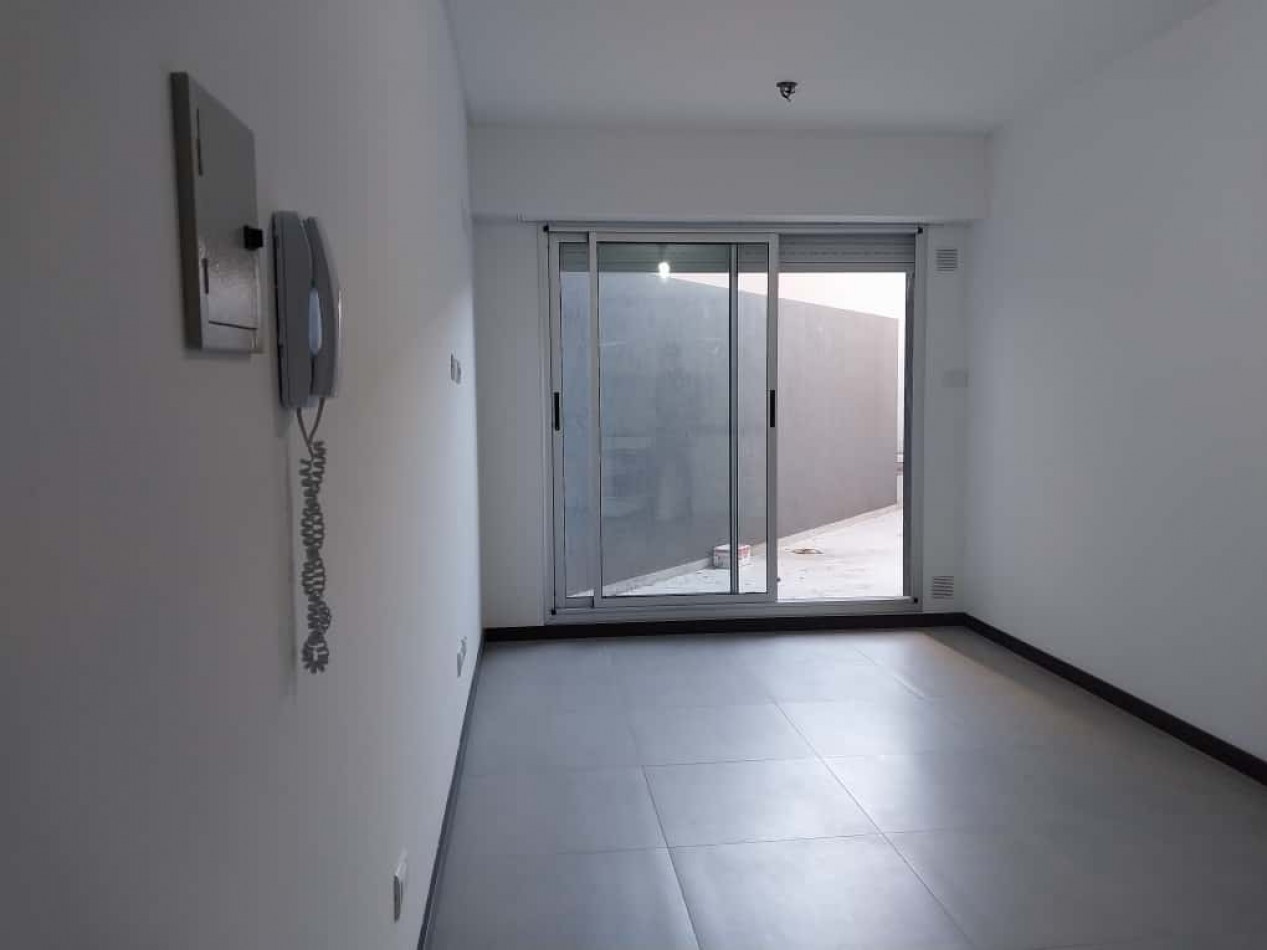 Departamento 1 dormitorio a estrenar con patio excelente ubicacion Facultades 1° piso contrafrente