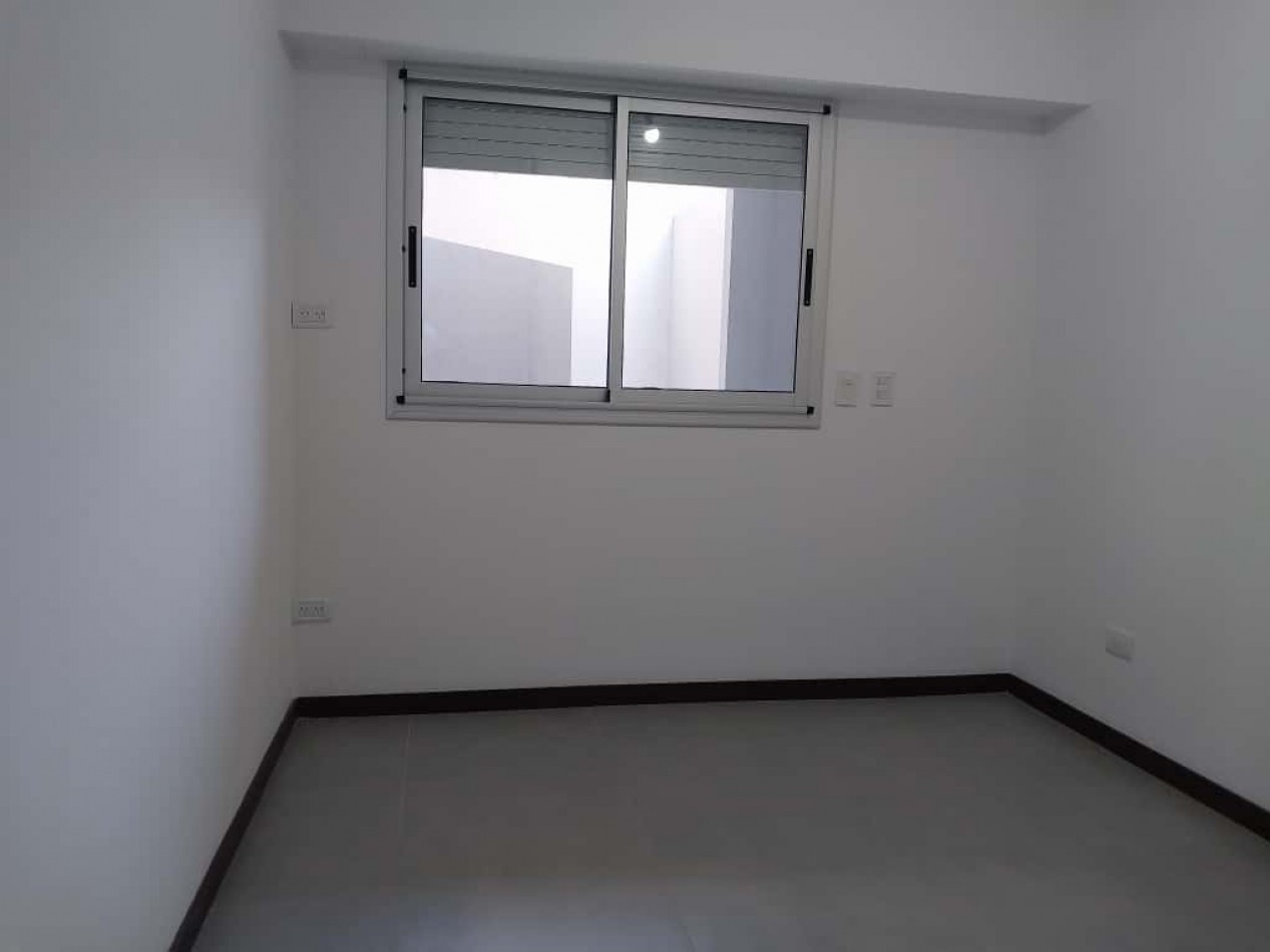 Departamento 1 dormitorio a estrenar con patio excelente ubicacion Facultades 1° piso contrafrente
