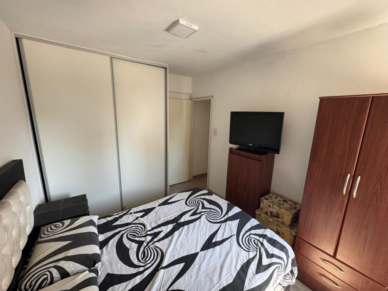 Departamento contrafrente lateral con balcon 1 dormitorios reciclado excelente ubicacion centrica  opcion amoblado bajas expensas