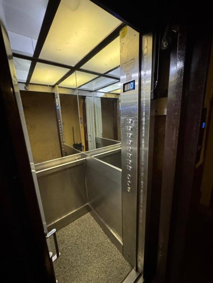 Departamento contrafrente lateral con balcon 1 dormitorios reciclado excelente ubicacion centrica  opcion amoblado bajas expensas