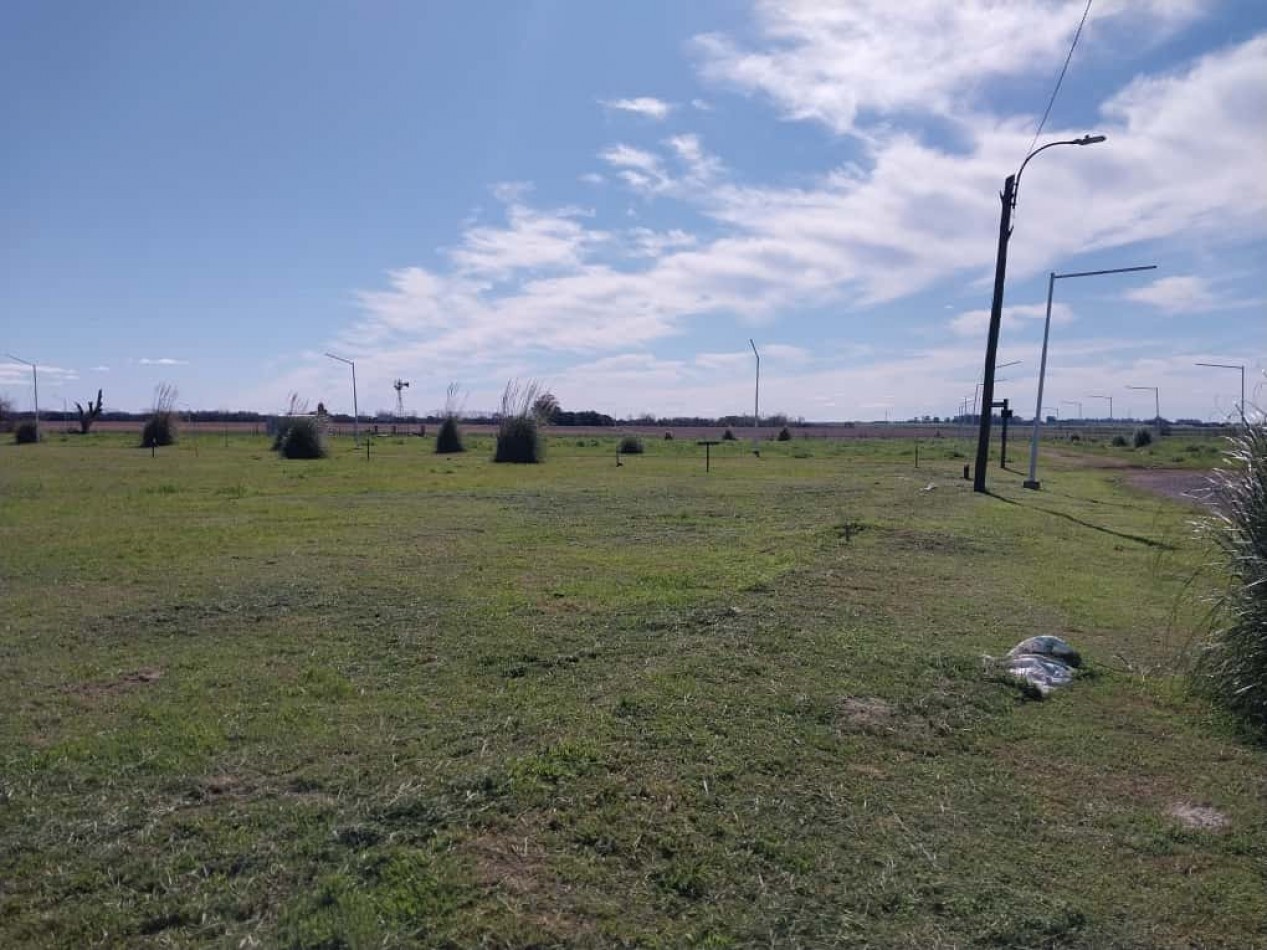 Terrenos de 300 m2 a 500 m2 con una entrega , cuotas fijas  amplia financiacion  en pesos / se Acepta vehiculo en parte de pago