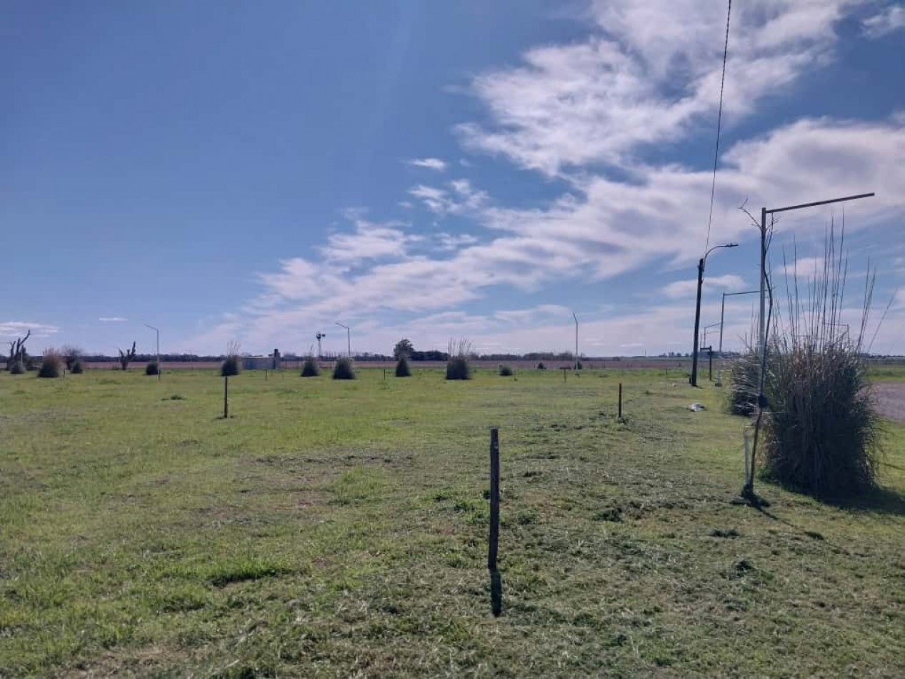 Terrenos de 300 m2 a 500 m2 con una entrega , cuotas fijas  amplia financiacion  en pesos / se Acepta vehiculo en parte de pago