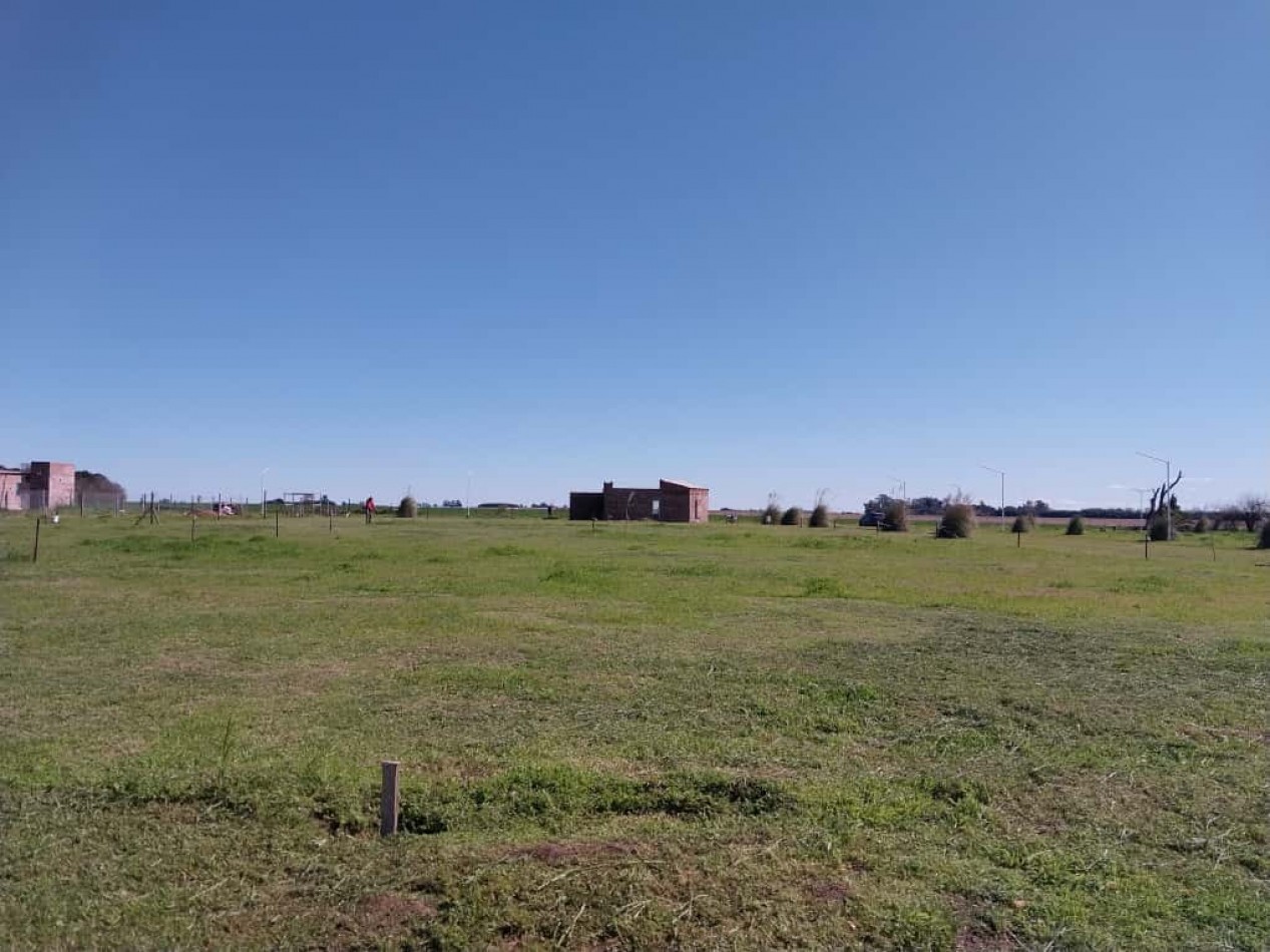 Terrenos de 300 m2 a 500 m2 con una entrega , cuotas fijas  amplia financiacion  en pesos / se Acepta vehiculo en parte de pago