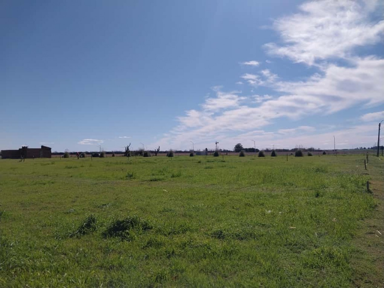 Terrenos de 300 m2 a 500 m2 con una entrega , cuotas fijas  amplia financiacion  en pesos / se Acepta vehiculo en parte de pago