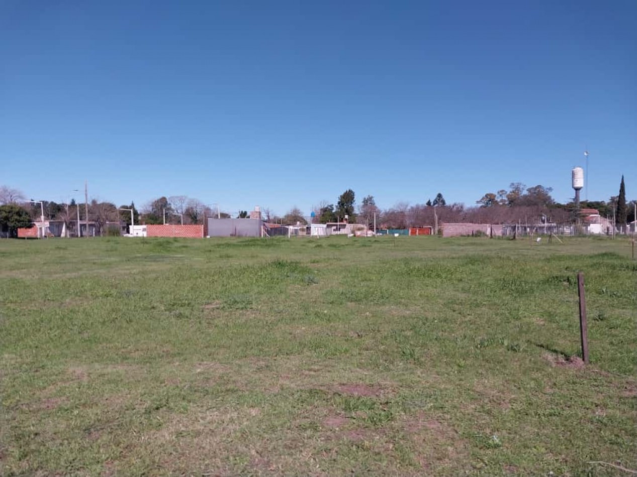 Terrenos de 300 m2 a 500 m2 con una entrega , cuotas fijas  amplia financiacion  en pesos / se Acepta vehiculo en parte de pago