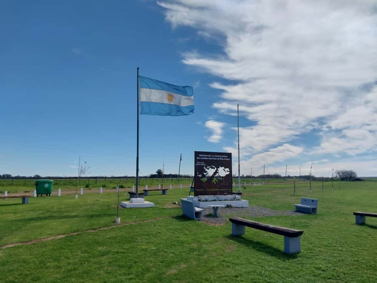 Terrenos de 300 m2 a 500 m2 con una entrega , cuotas fijas  amplia financiacion  en pesos / se Acepta vehiculo en parte de pago