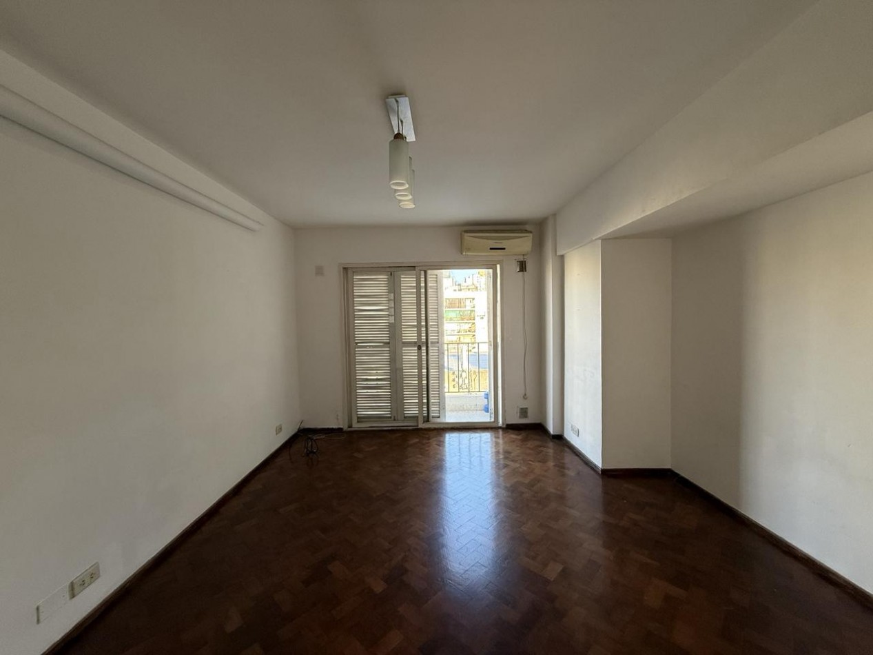 Departamento 1 dormitorio excelente al contrafrente amplia luminosidad y ventilacion España al 400 6to piso