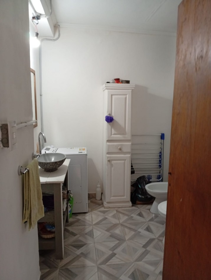 2 Departamentos internos de pasillo unico resuelto en planta baja y alta. reciclado . ideal inversion Zona Norte se escuchan ofertas