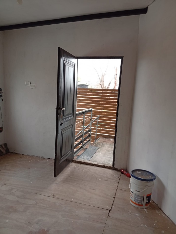 2 Departamentos internos de pasillo unico resuelto en planta baja y alta. reciclado . ideal inversion Zona Norte se escuchan ofertas