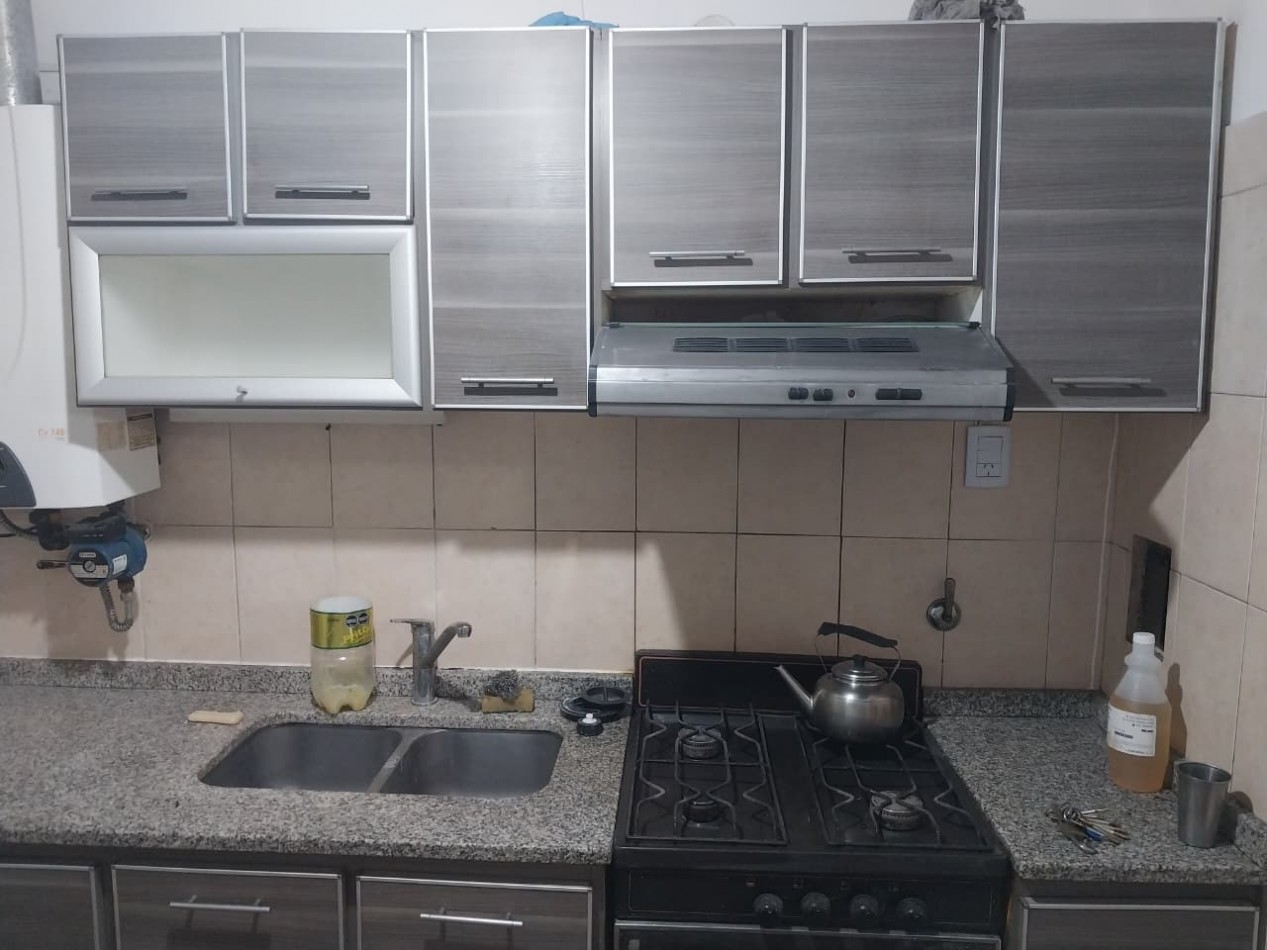 Casa en esquina  con 3 ingresos, cochera posibilidad local comercial 3 dormitorios patio parrillero Ideal emprendimientos valor negociable