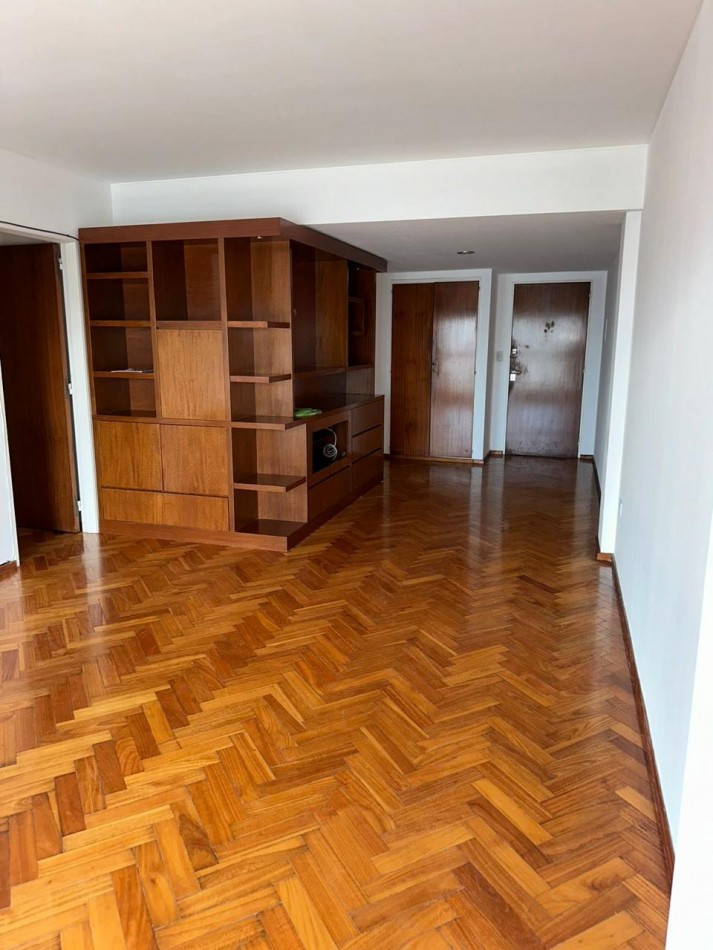 Departamento 3 Dormitorios con Cochera y Baulera inmejorable zona se escuchan ofertas