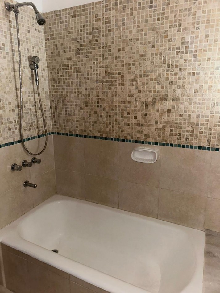 Departamento 3 Dormitorios con Cochera y Baulera inmejorable zona se escuchan ofertas