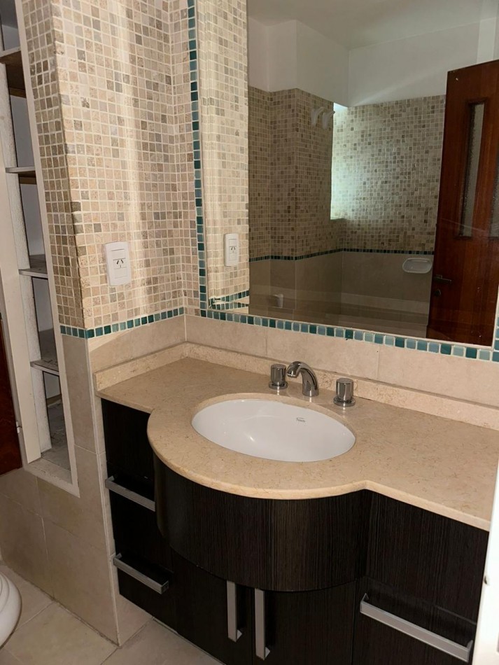 Departamento 3 Dormitorios con Cochera y Baulera inmejorable zona se escuchan ofertas