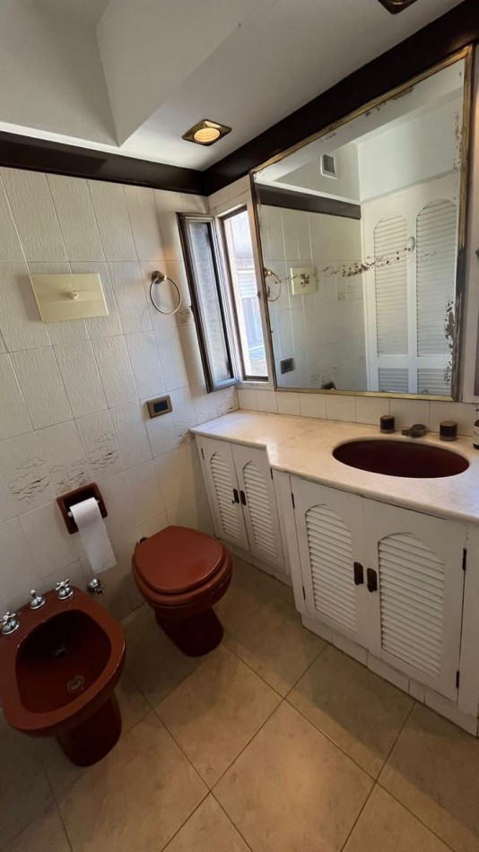 Departamento 3 Dormitorios con Cochera y Baulera inmejorable zona se escuchan ofertas