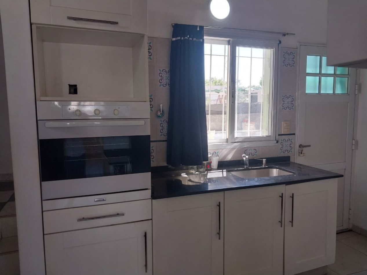 Departamento al frente en 2 plantas con patio amplio luminoso Zona Norte