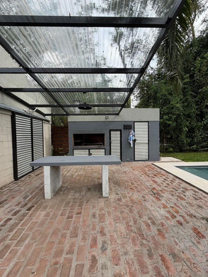 CASA ESTILO FIN DE SEMANA AMOBLADA EN ALQUILER PERMANENTE - CONFORT, PARQUE Y UBICACION ESTRATEGICA