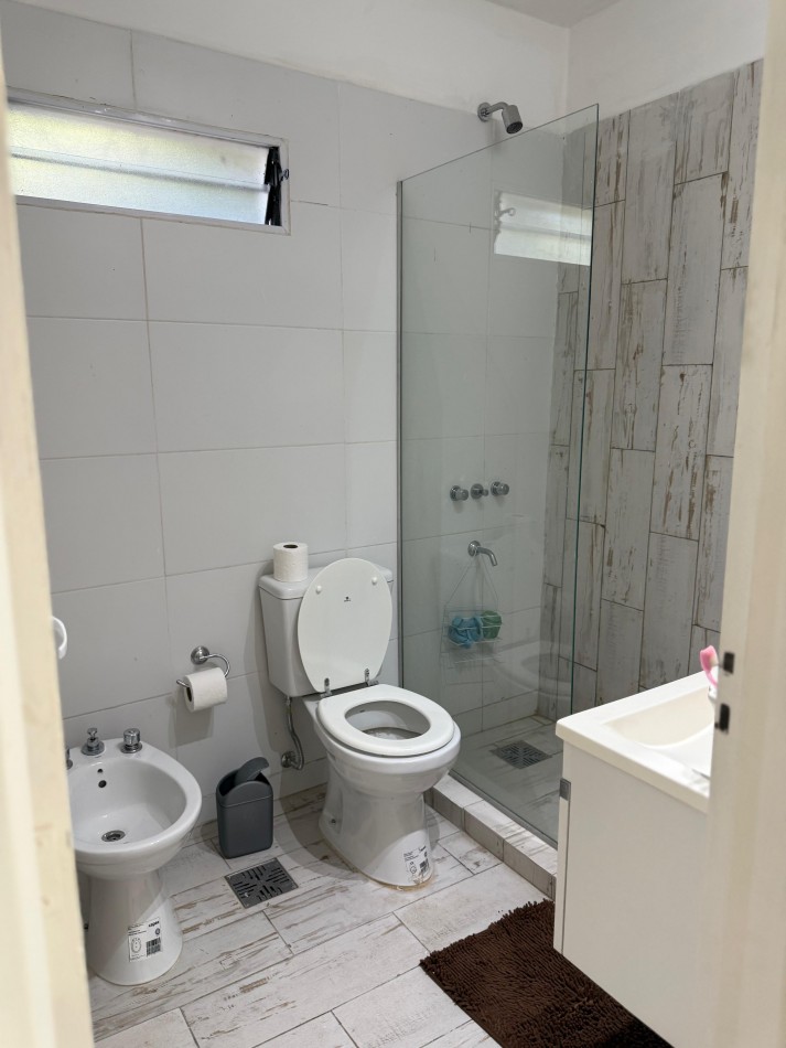 CASA ESTILO FIN DE SEMANA AMOBLADA EN ALQUILER PERMANENTE - CONFORT, PARQUE Y UBICACION ESTRATEGICA