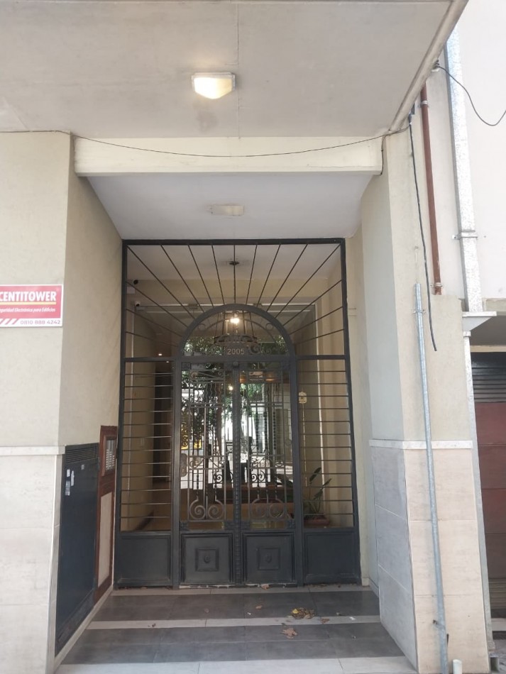 Departamento 1 dormitorio al frente lateral cerca de facultades y avenida Pellegrini Ayacucho 2005