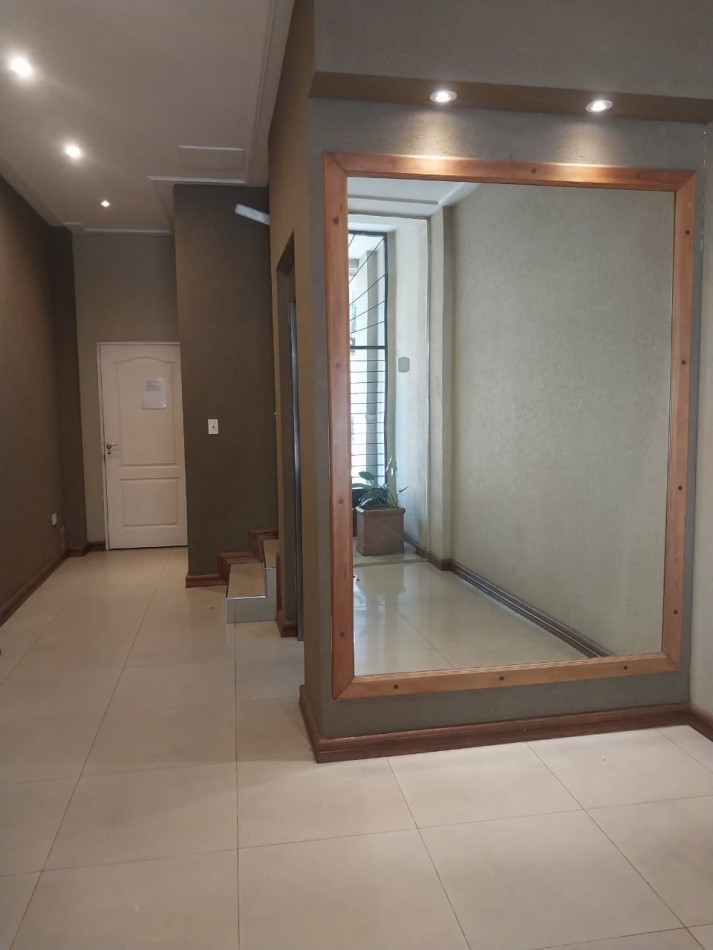 Departamento 1 dormitorio al frente lateral cerca de facultades y avenida Pellegrini Ayacucho 2005