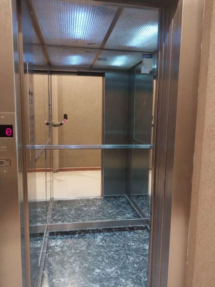 Departamento 1 dormitorio al frente lateral cerca de facultades y avenida Pellegrini Ayacucho 2005