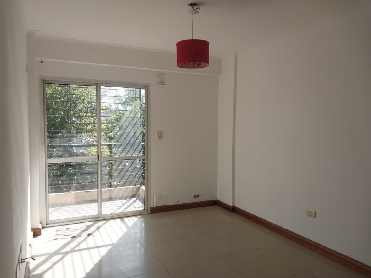 Departamento 1 dormitorio al frente lateral cerca de facultades y avenida Pellegrini Ayacucho 2005