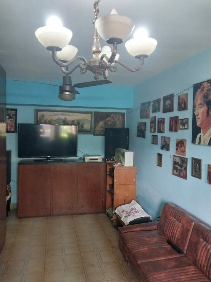 CASA AL FRENTE CON RETIRO DE JARDIN 