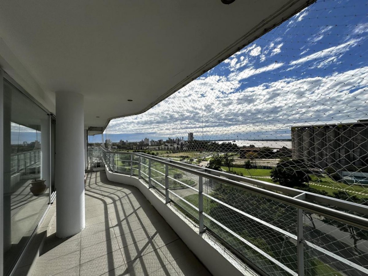 Departamento Semipiso exclusivo al frente en esquina vista total al rio 2 dormitorios con cochera Puerto Norte Posibilidad de ´Permuta en parte de pago