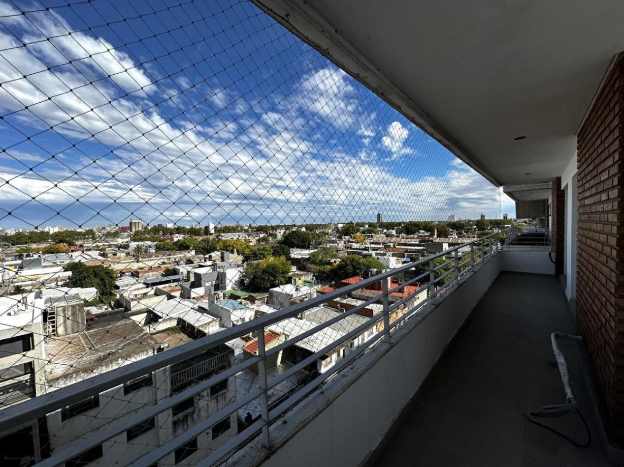 Departamento Semipiso exclusivo al frente en esquina vista total al rio 2 dormitorios con cochera Puerto Norte Posibilidad de ´Permuta en parte de pago