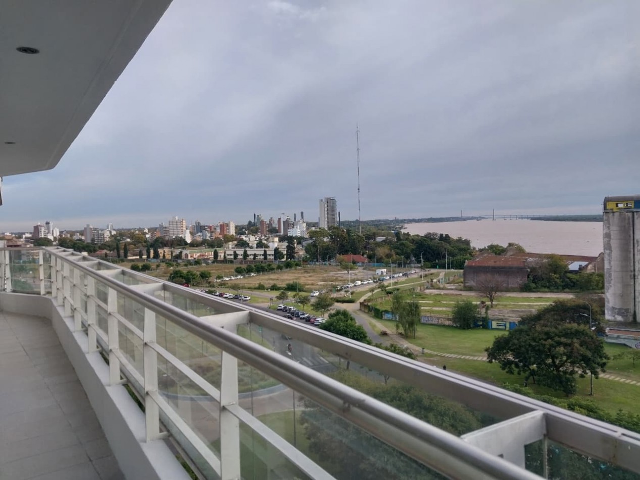 Departamento Semipiso exclusivo al frente en esquina vista total al rio 2 dormitorios con cochera Puerto Norte Posibilidad de ´Permuta en parte de pago