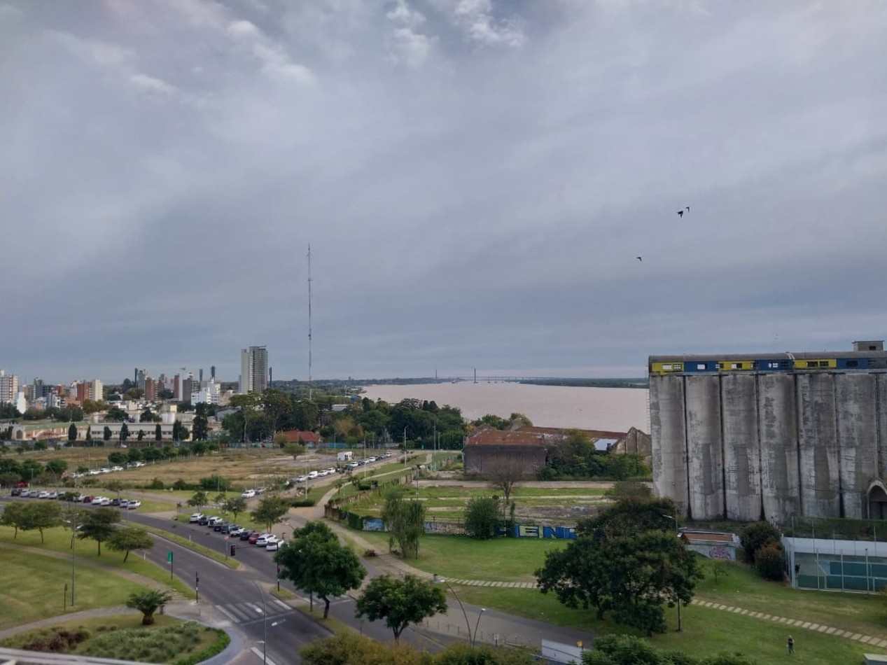 Departamento Semipiso exclusivo al frente en esquina vista total al rio 2 dormitorios con cochera Puerto Norte Posibilidad de ´Permuta en parte de pago