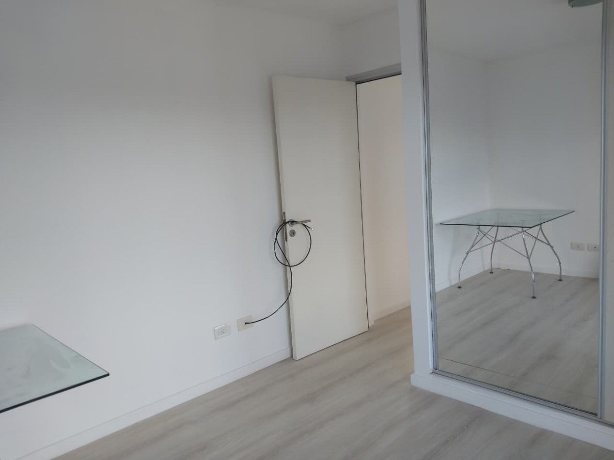 Departamento Semipiso exclusivo al frente en esquina vista total al rio 2 dormitorios con cochera Puerto Norte Posibilidad de ´Permuta en parte de pago
