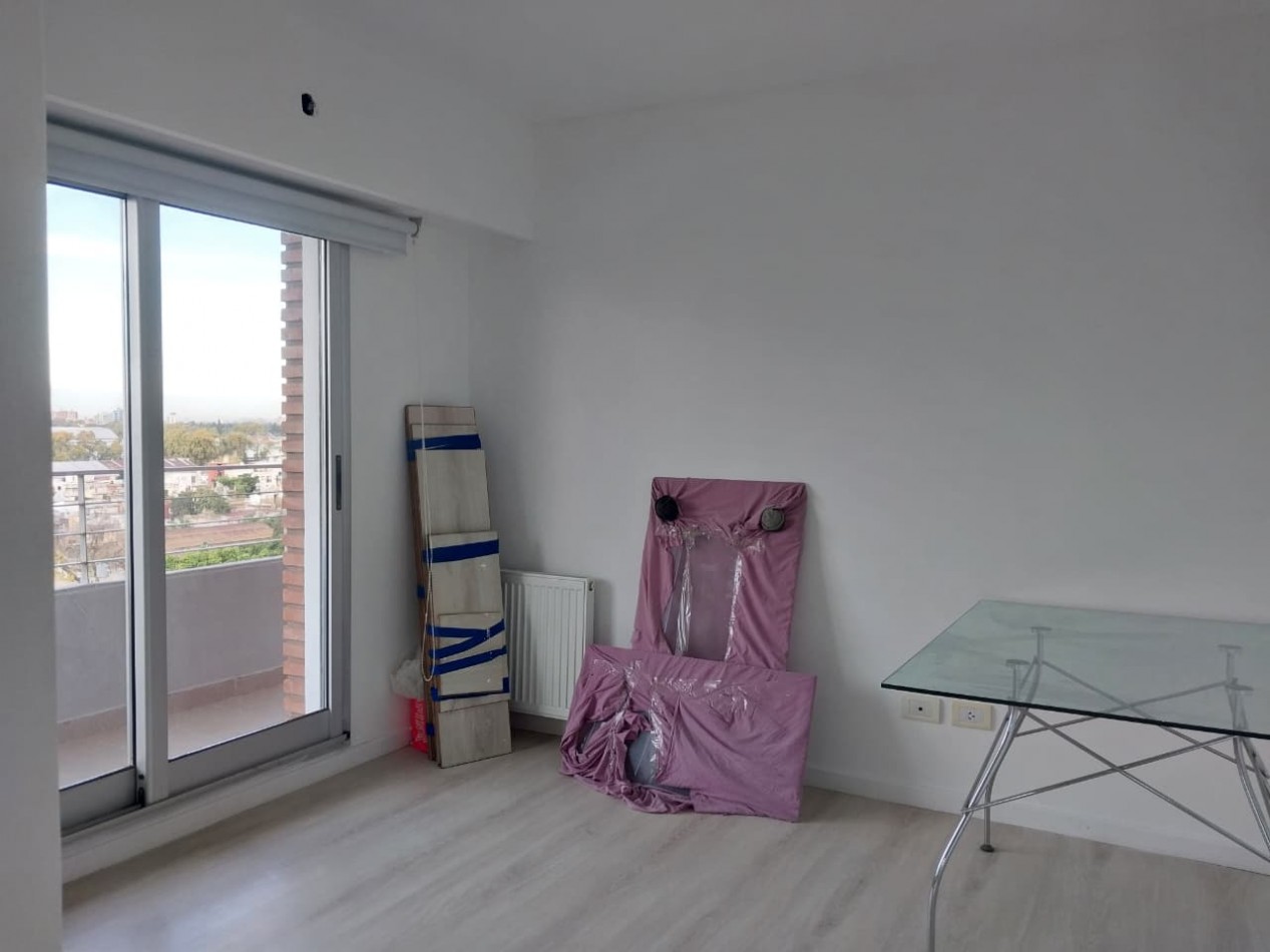 Departamento Semipiso exclusivo al frente en esquina vista total al rio 2 dormitorios con cochera Puerto Norte Posibilidad de ´Permuta en parte de pago