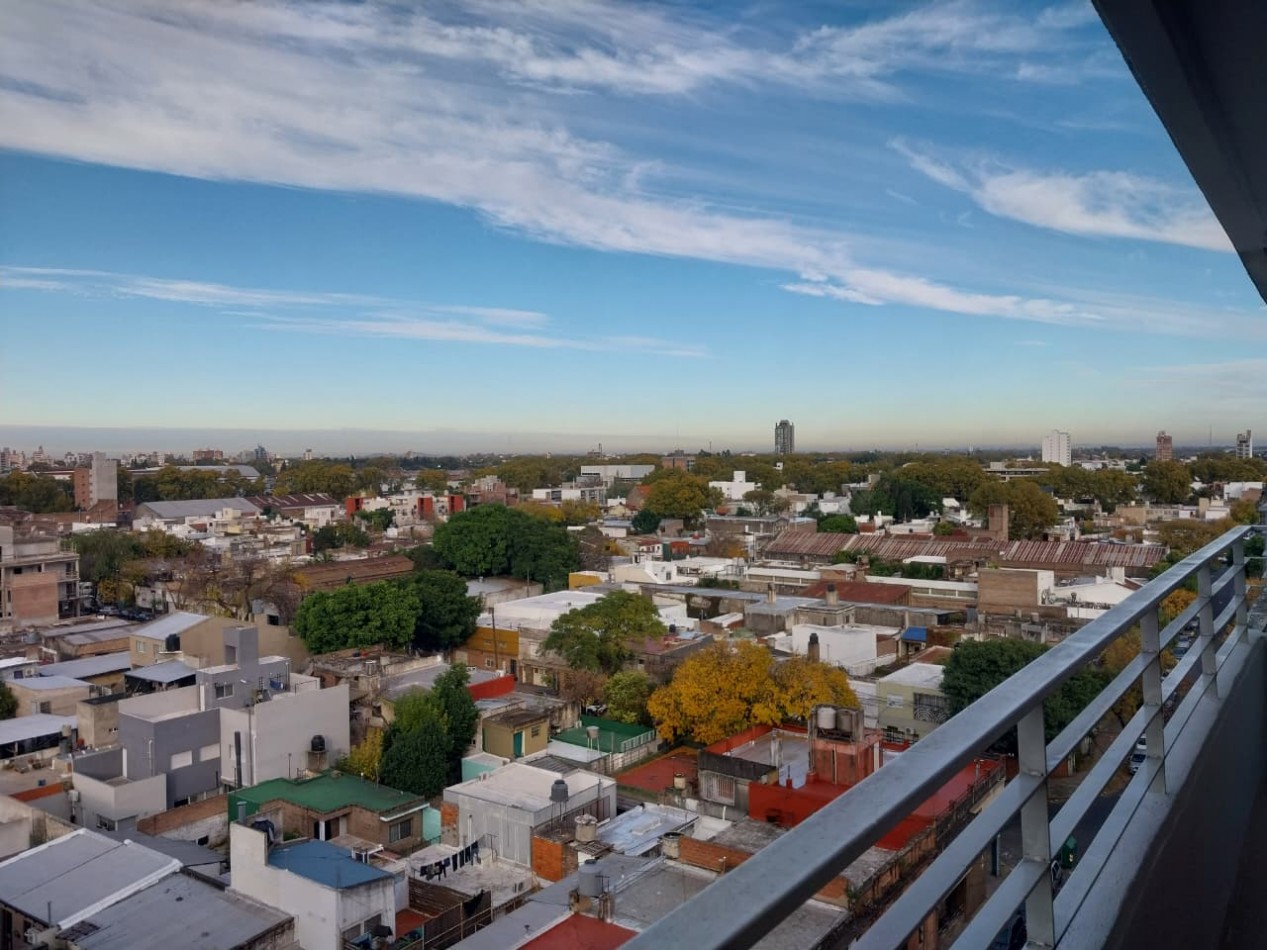 Departamento Semipiso exclusivo al frente en esquina vista total al rio 2 dormitorios con cochera Puerto Norte Posibilidad de ´Permuta en parte de pago