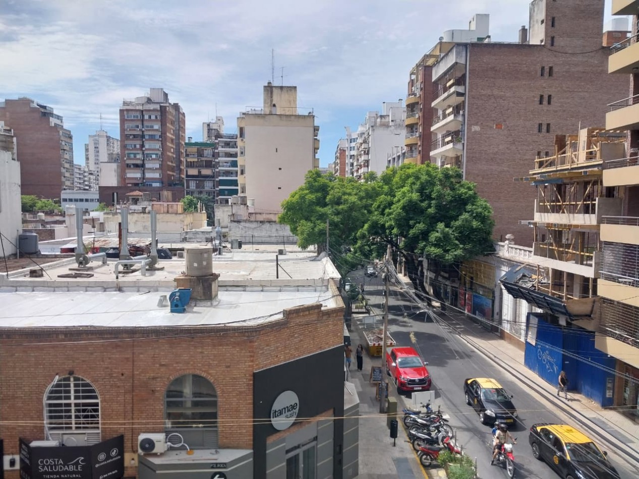 REMATE JUDICIAL - DEPARTAMENTO 2 DORMITORIOS CON COMODIN AL FRENTE A RECICLAR