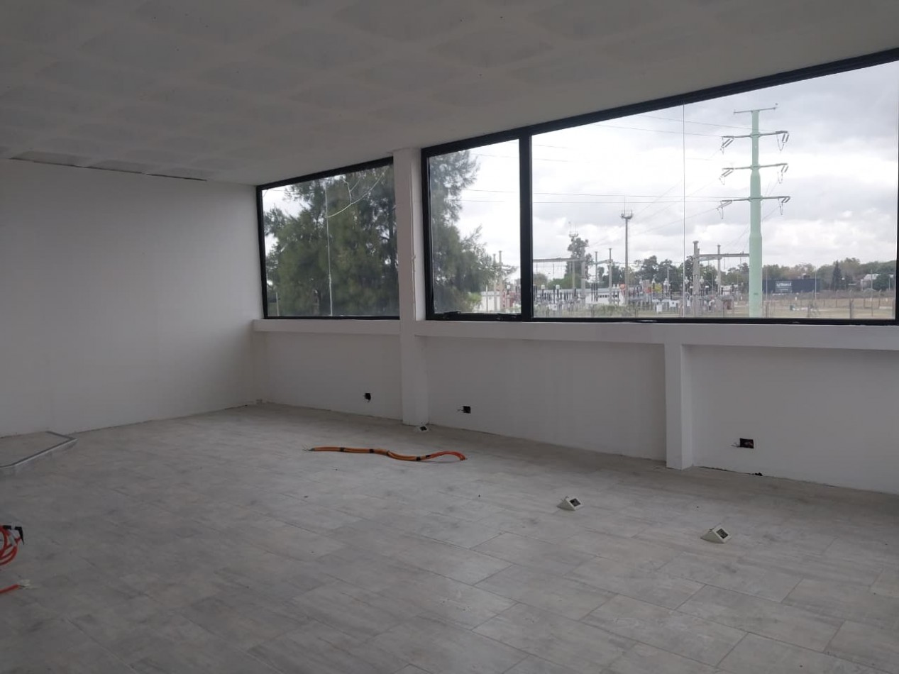 VENTA OFICINAS / ESTUDIO 8 UNIDADES EN SHOPPING PLAZA FISHERTON LIMITE ENTRE FUNES Y ROSARIO