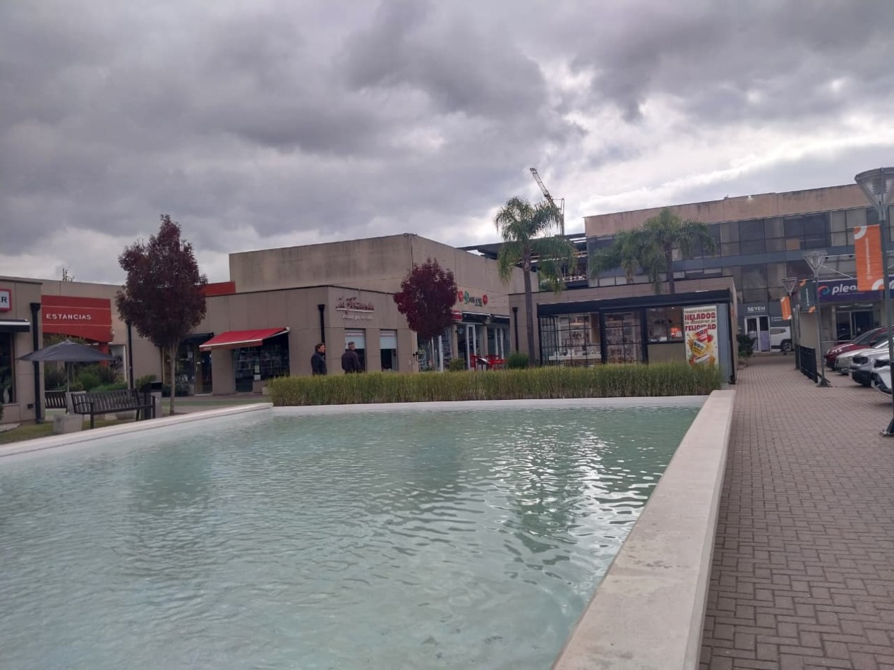 VENTA OFICINAS / ESTUDIO 8 UNIDADES EN SHOPPING PLAZA FISHERTON LIMITE ENTRE FUNES Y ROSARIO