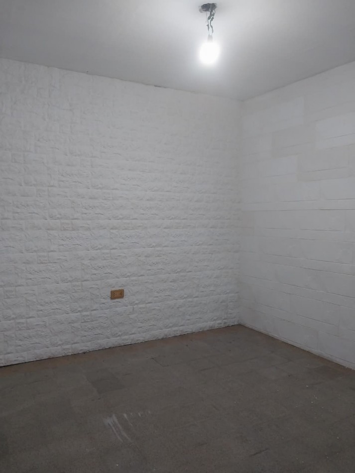 Departamento Interno de Pasillo 3 Dormitorios con Patio y Terraza Zona Sur Crespo 4225 (2 unidades en el mismo) SIN EXPENSAS