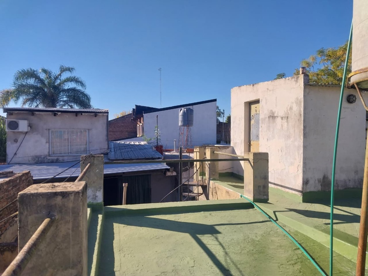 Departamento Interno de Pasillo 3 Dormitorios con Patio y Terraza Zona Sur Crespo 4225 (2 unidades en el mismo) SIN EXPENSAS